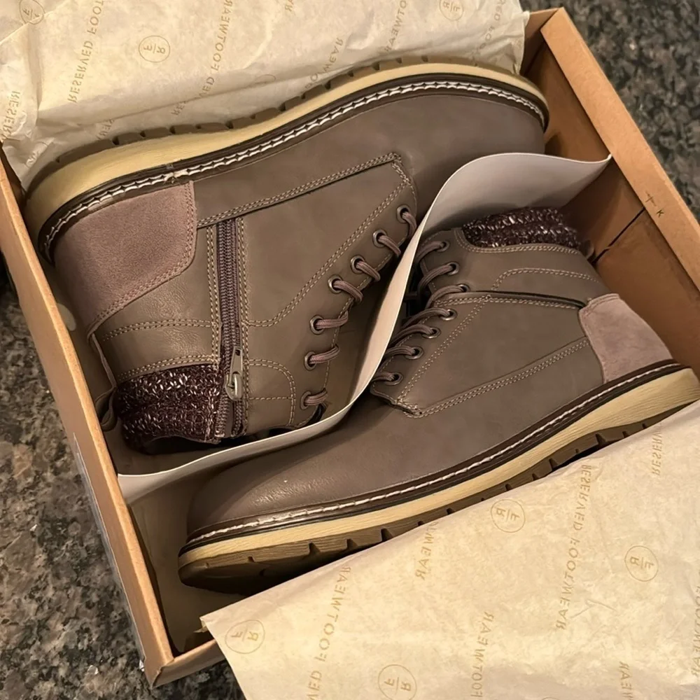 Reserved Footwear desert boots grey NIB 9.5